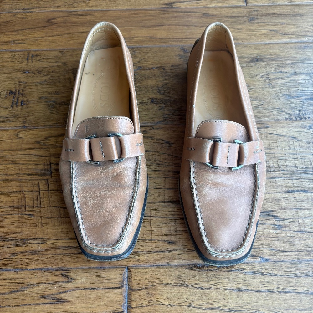 Tods Womens Slip On Buckle Leather Driving Loafer Tan Leather Size 8 1/2